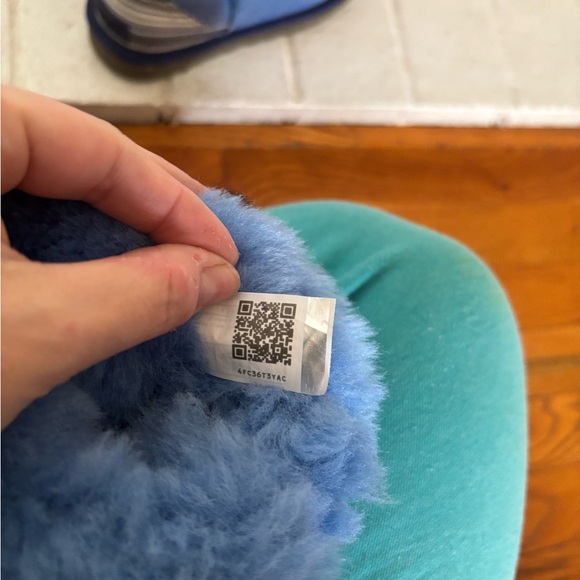 Short UGG boots | Size 7 - Picture 10 of 11